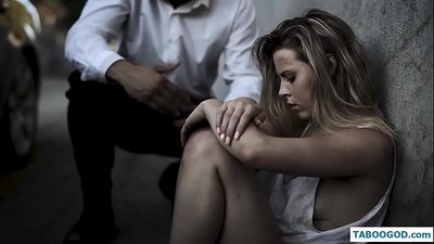 کینکۍ کیسې: بې کوره ځوانه نجلۍ